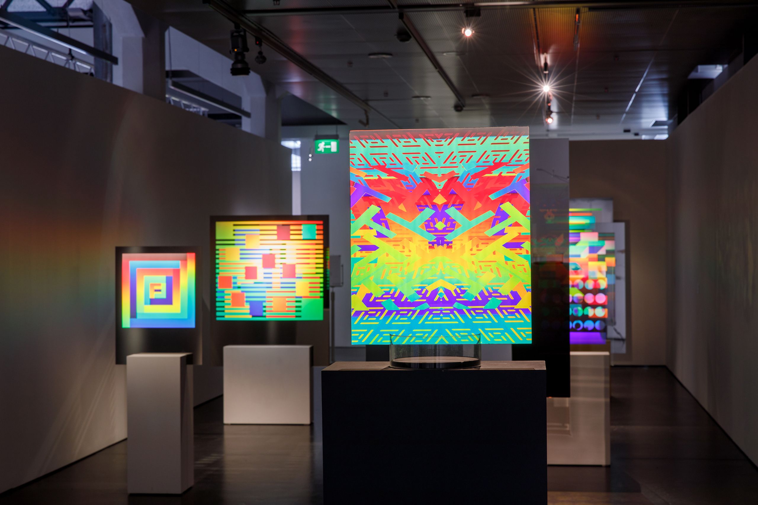 Hologramme – Ausstellungsansicht ZKM Karlsruhe, 2019.